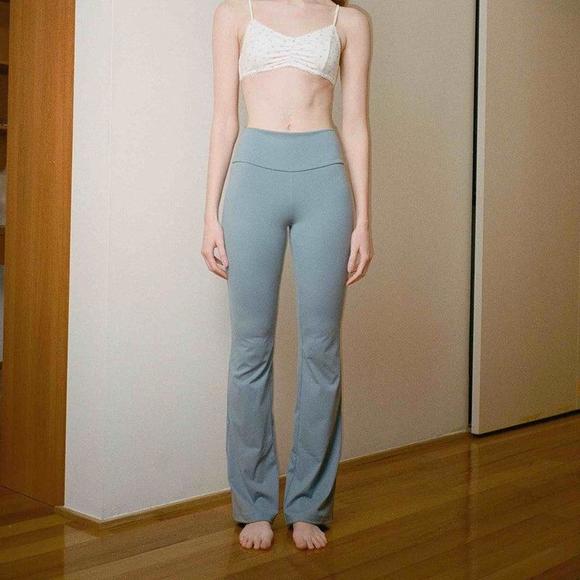 Flow Active Leggings in Blue Haze - Picture 2 of 7